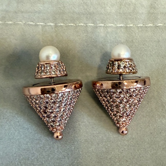 Eddie Borgo | Rose Gold Pearl Earrings - Picture 3 of 7